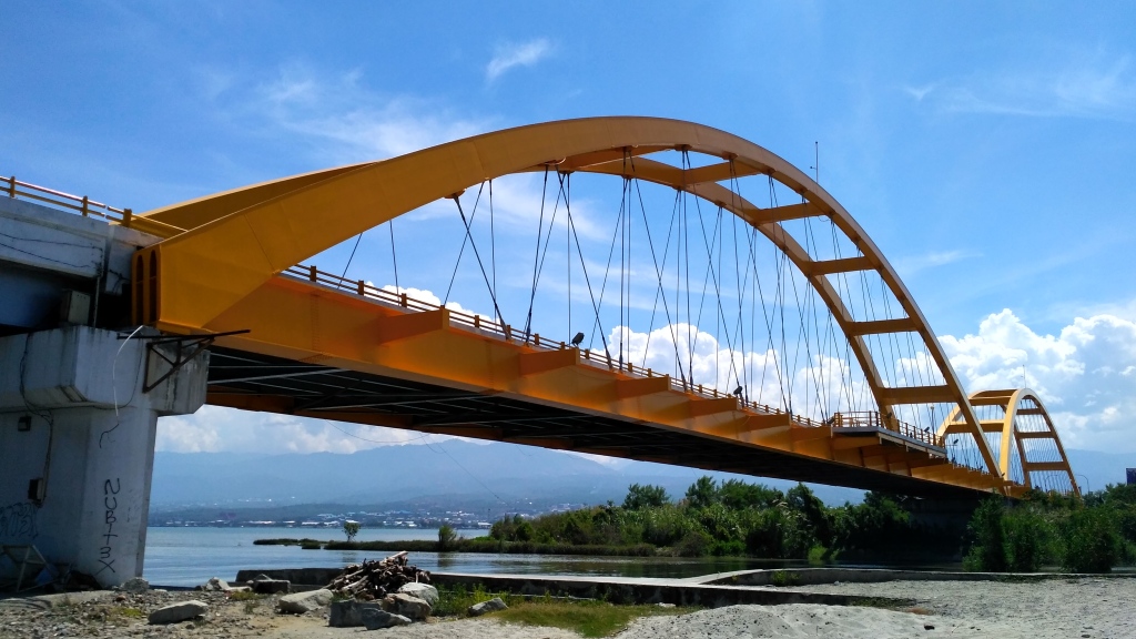 Jembatan Kuning Palu – Yellow Palu Bridge before Earthquake and Tsunami